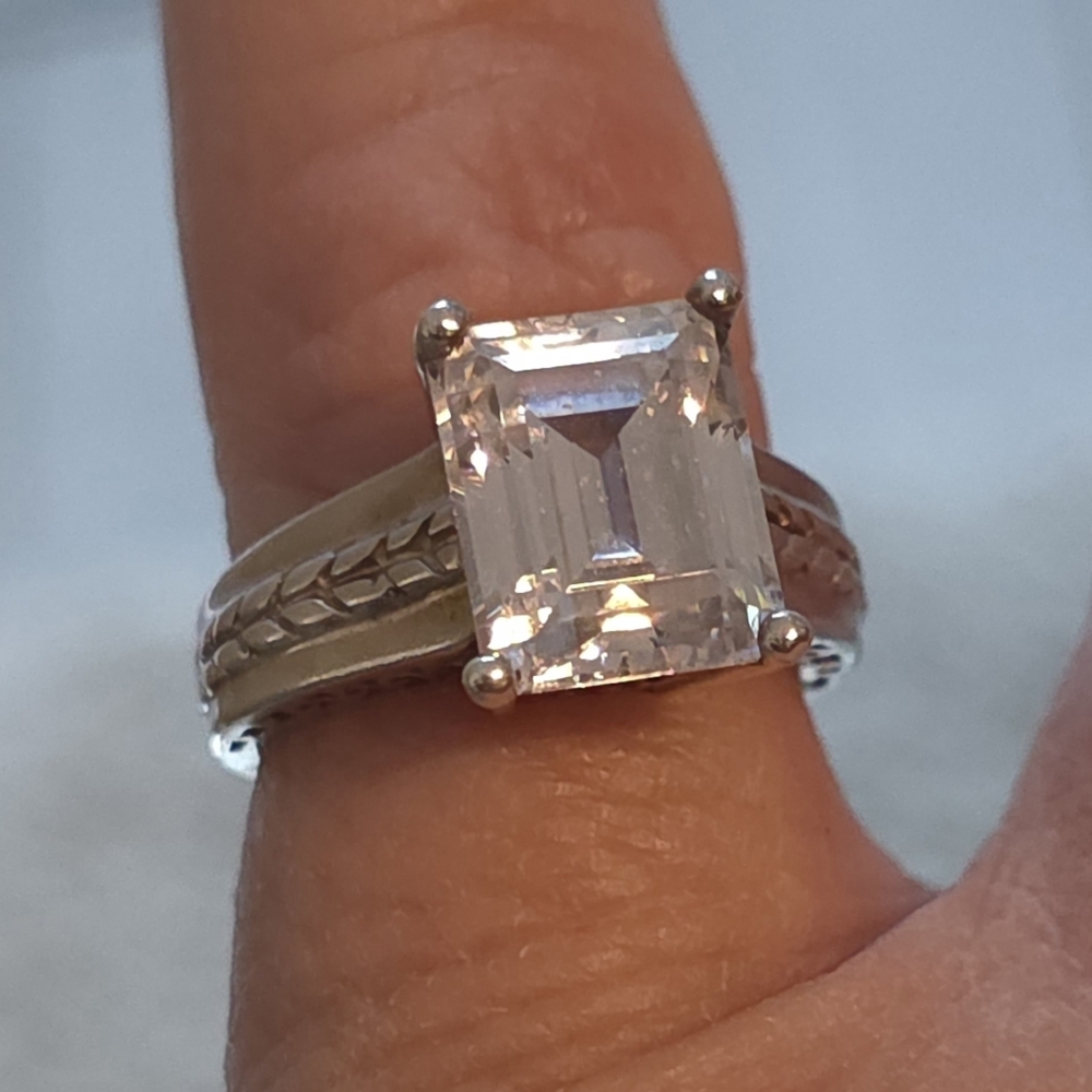 3 CT WHITE TOPAZ, STERLING SILVER 925 SOLITAIRE RING SZ 4 COMES WITH BOX SHOWN - Picture 7 of 7